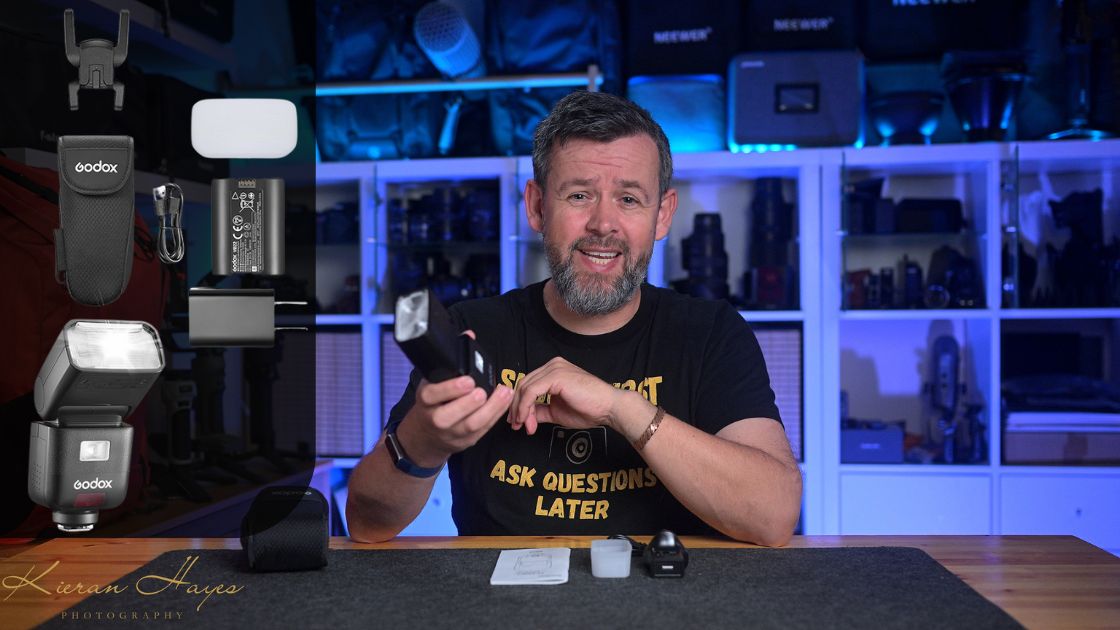 Godox V480 box contents and what you get with it.