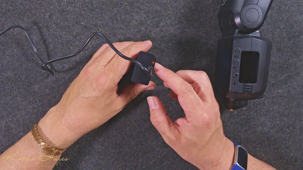 Neewer-Z3-Review-battery-charging
